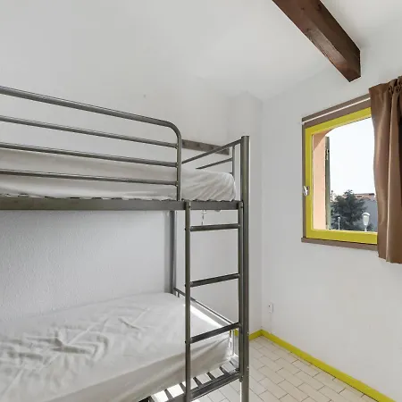 Σπίτι διακοπών 2 Bedroom House For 6 *