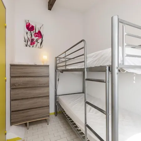 Σπίτι διακοπών 2 Bedroom House For 6 *